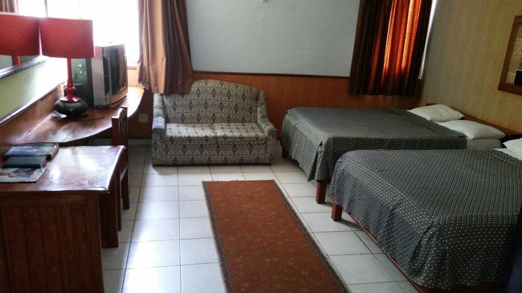 Saffana Hotel Douala Zimmer foto