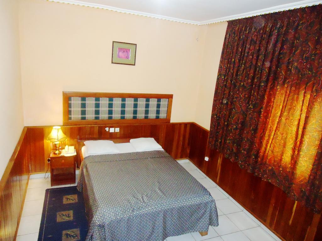 Saffana Hotel Douala Zimmer foto